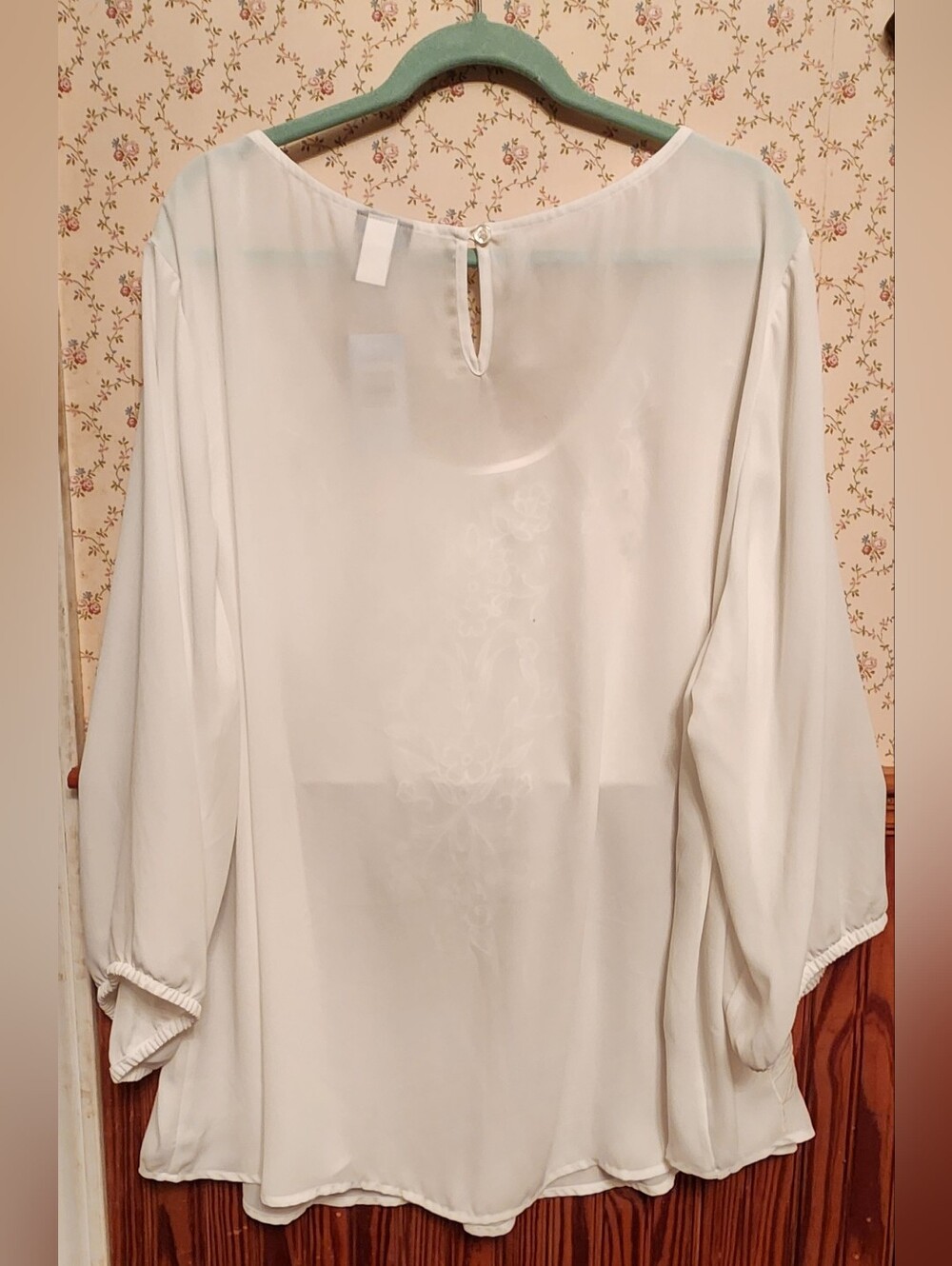 Torrid Size 3 White IVY LS Georgette Embroidered Hi-Low Tunic - Picture 2 of 11